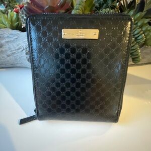 GUCCI Micro Guccisima Leather Compact Zip Around Wallet - Black - Pre-Loved